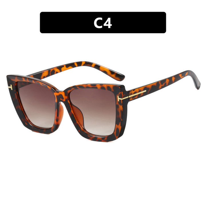 Women's large sunglasses in modern design with trendy tortoise pattern Skanto