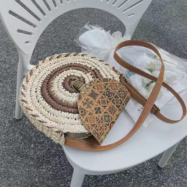 Round straw bag with adjustable leather strap Skanto