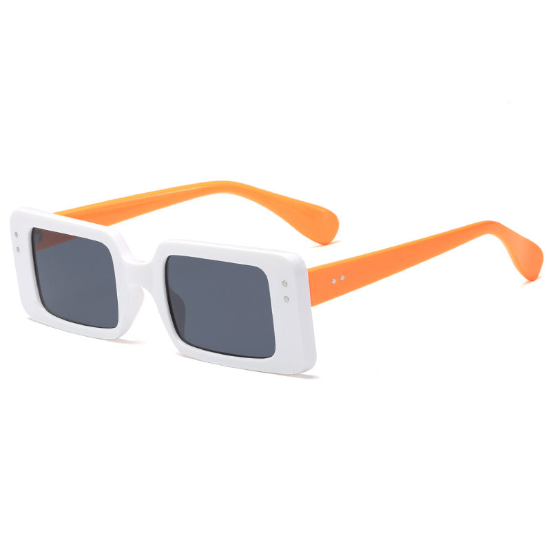 Dame trendy firkantet solbrille med moderne design og UV-beskyttelse Skanto