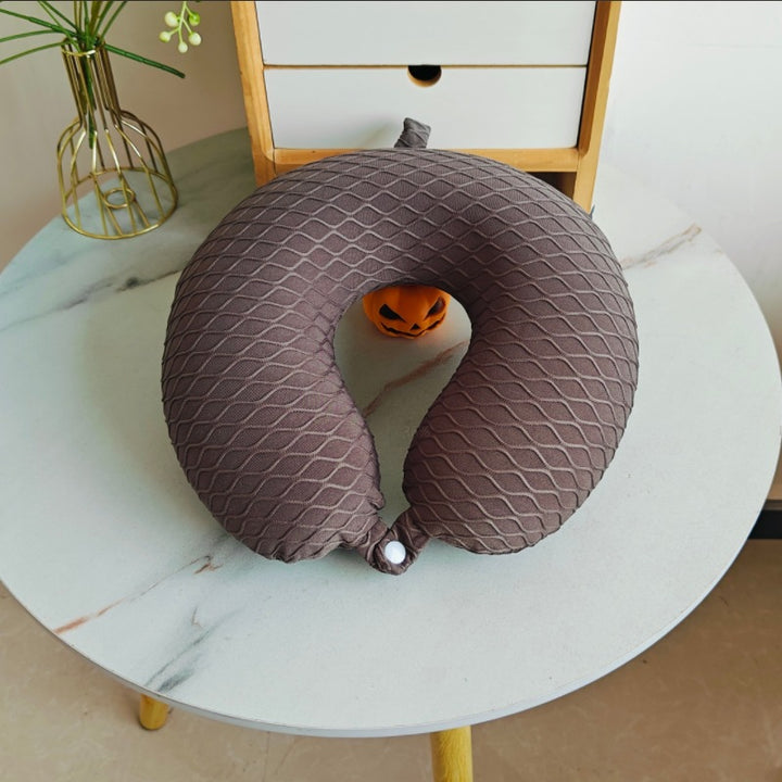 Unisex nakkestøtte med ergonomisk design og avtakbart trekk Skanto