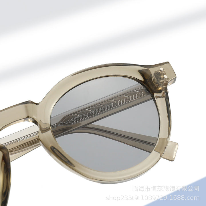 Kvinnenes fashionable solbriller i moderne oval design Skanto