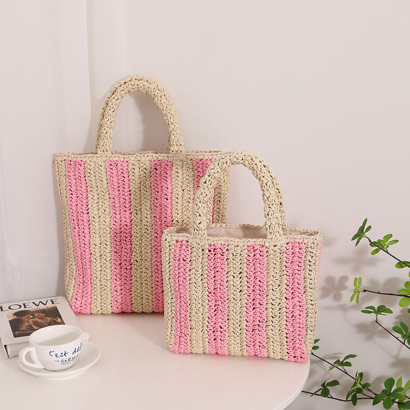 Modern straw bag with structured fold design Skanto