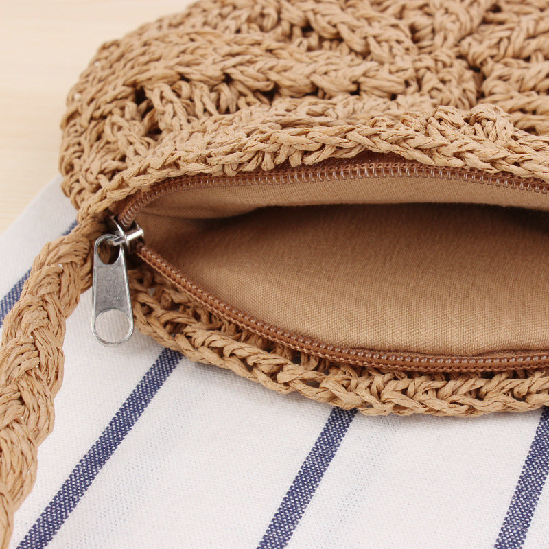 Handbag made of hand-knotted natural material with fringed detail Skanto