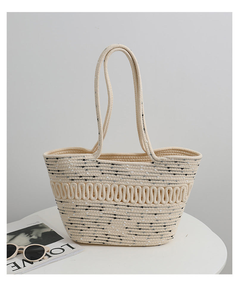 Elegant Handmade Beach Bag with Fine Weave Pattern Skanto