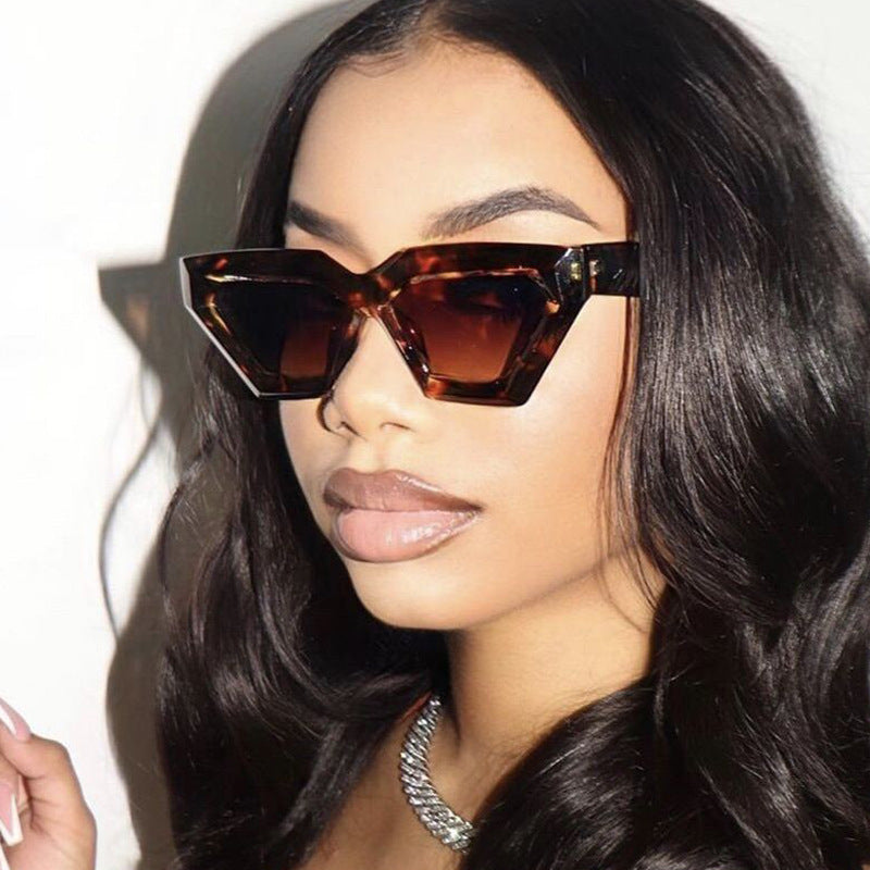 Women's eye-catching sunglasses in unique hexagon design Skanto