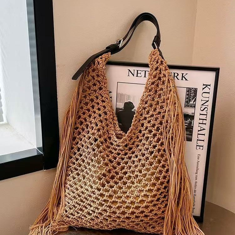 Handmade stylish tote bag with fringe Skanto
