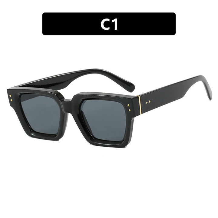Women's Fashionable Sunglasses in Elegant Oversized Design Skanto