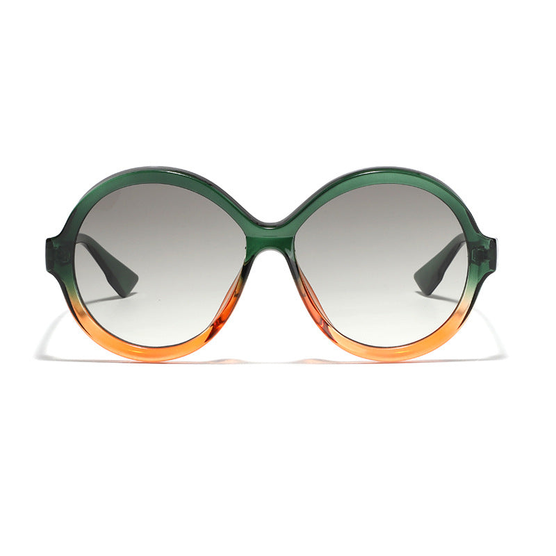 Dame oversized moteriktig solbrille med unik rammeform Skanto