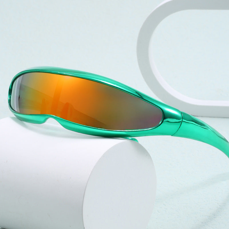 Damer Sporty solbriller med ergonomisk design og speilvendte linser Skanto