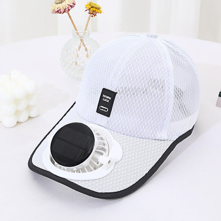Ventilert baseball cap med integrert solfan i visiret og pustende nett Skanto