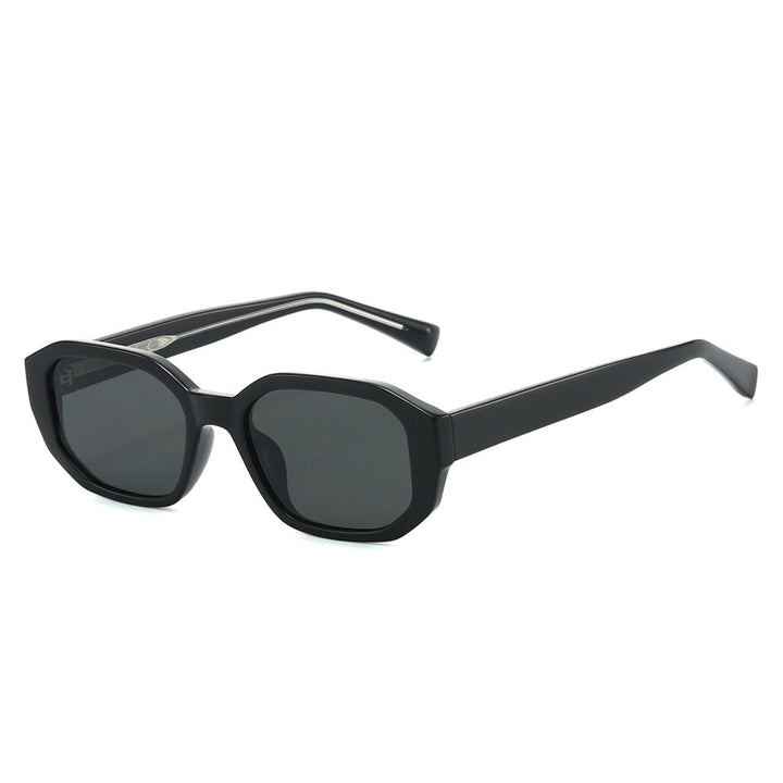 Dame moteriktig solbrille med unik åttekantet ramme Skanto