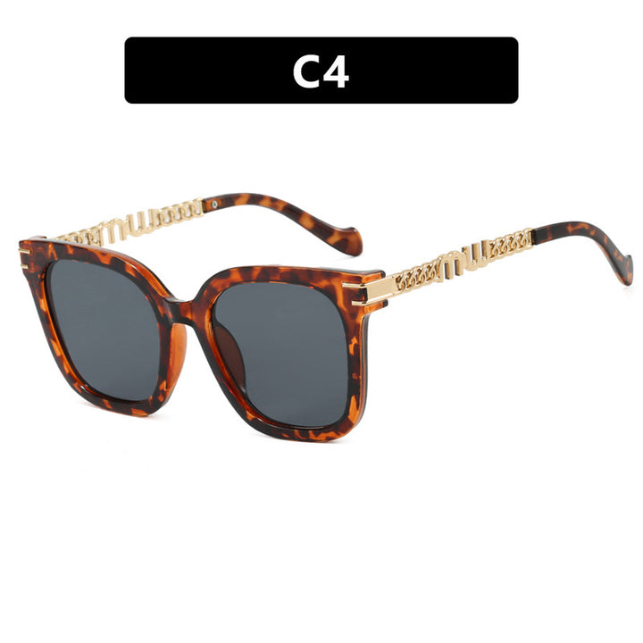 Women's trendy square sunglasses with elegant frame and stylish gold accent Skanto