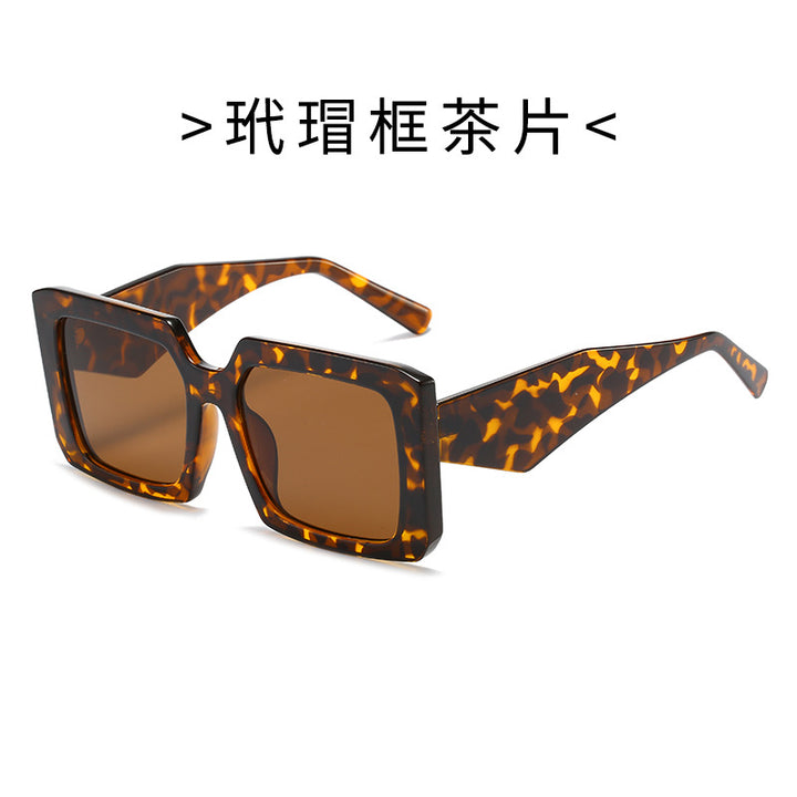 Dame Geometrisk Solbrille med bred ramme Skanto