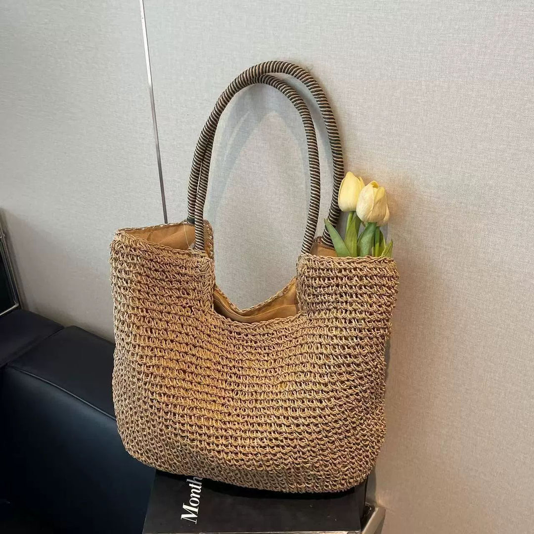 Elegant Håndveske Laget av Håndvevd Naturmateriale med Stripete Håndtak Skanto