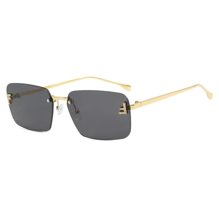 Women's square sunglasses with elegant gold frame and stylish lenses Skanto