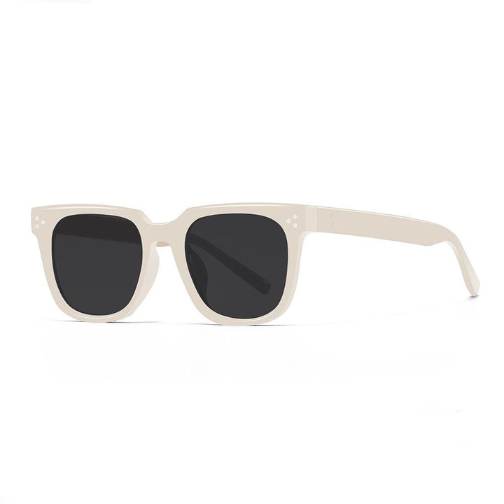 Dame fashionable solbrille med robust ramme og UV-beskyttelse Skanto