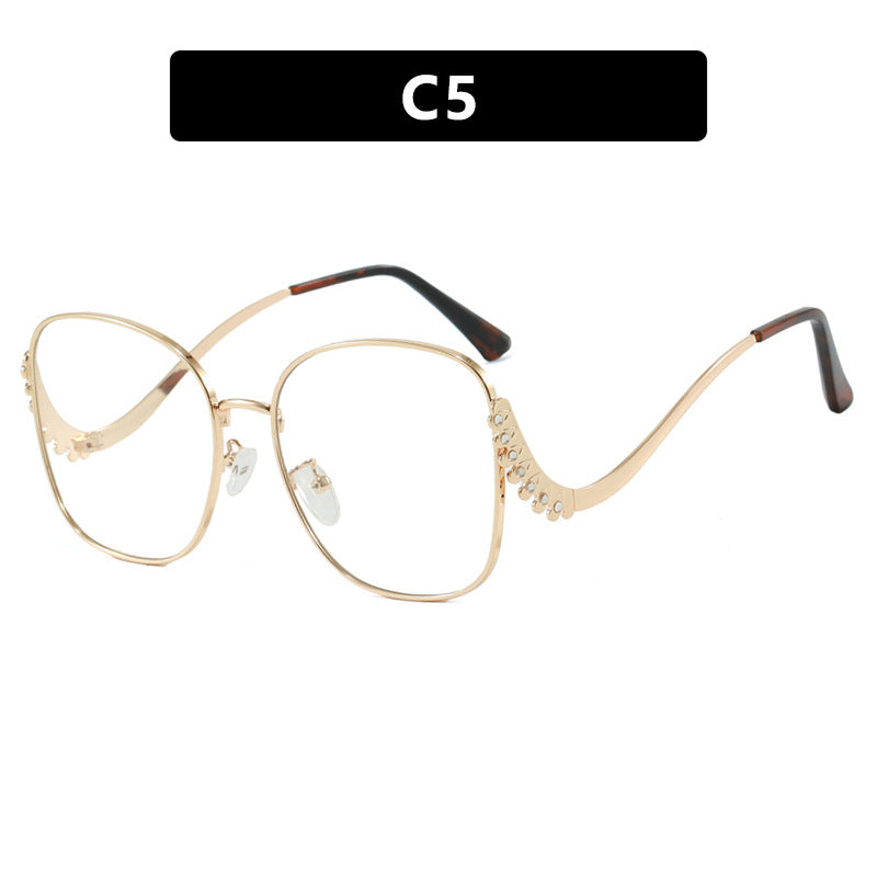 Women's eye-catching sunglasses with sparkling applications Skanto