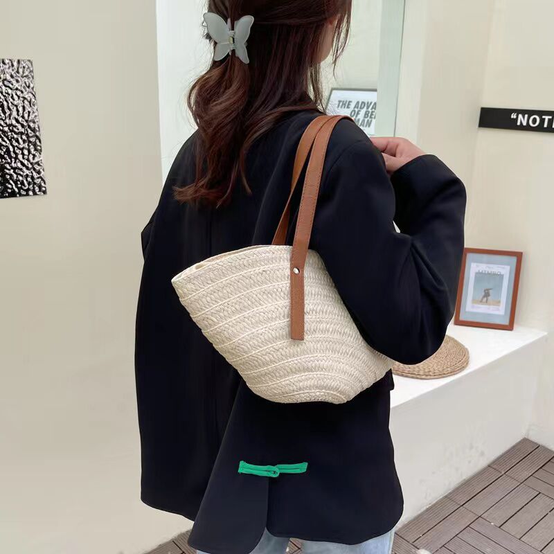 Flexible and stylish basket bag Skanto