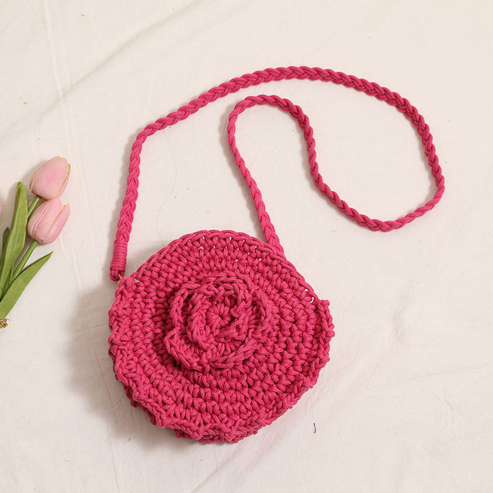 Hand-crocheted crossover bag with floral details Skanto