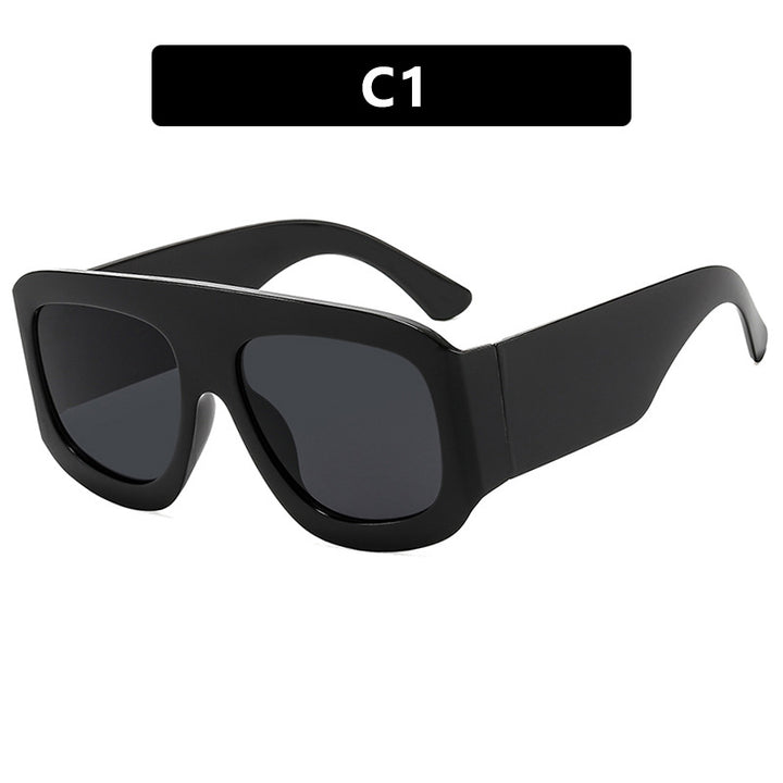 Women's fashionable oversized sunglasses with striking design Skanto