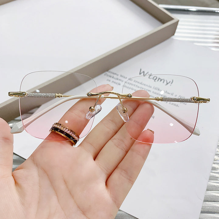 Dame elegant kvadratisk solbrille med glitrende detaljer Skanto