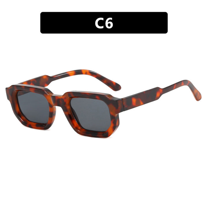 Dame fashionable rektangulære solbriller i trendy design med klare accenter Skanto