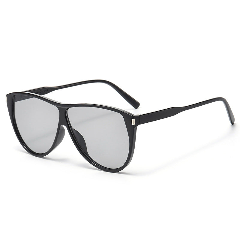 Women's Modern Cat-Eye Sunglasses with Protective UV Filter and Style Frame Skanto
