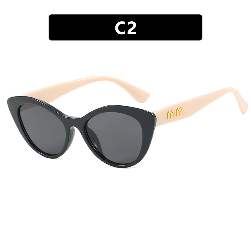 Women's eccentric Cat-Eye sunglasses with protective UV filter Skanto