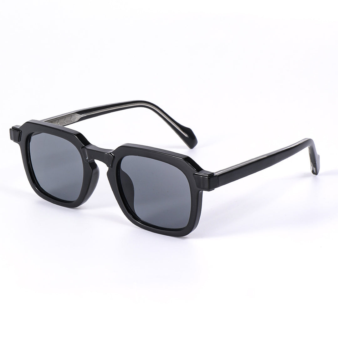 Dame moteriktig solbrille i elegant, kantet design Skanto