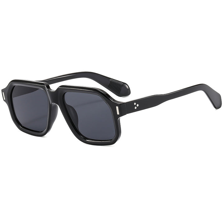 Damer elegant og stilfull solbrille i moderne design Skanto