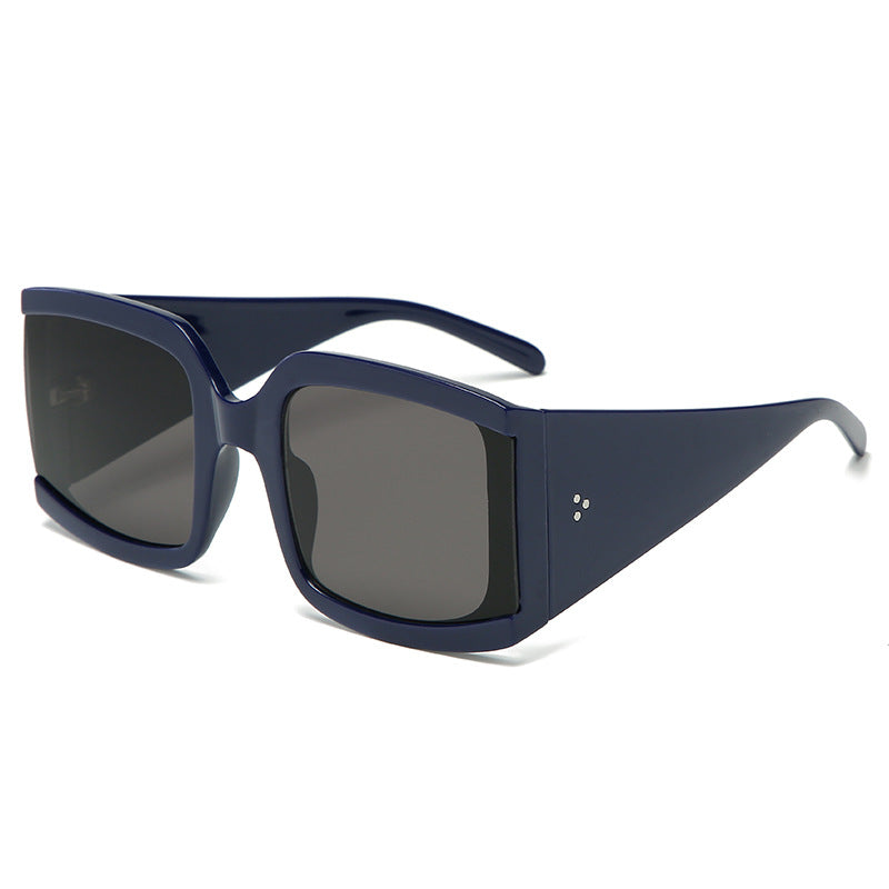 Dame oversized solbrille i moderne minimalistisk stil Skanto
