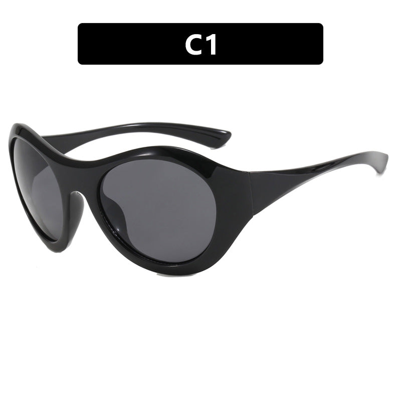 Women's retro-inspired sunglasses with oversized frame and protective lenses Skanto