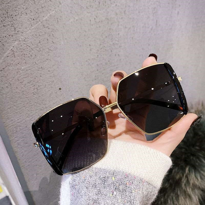 Dame trendy firkantet solbrille Skanto