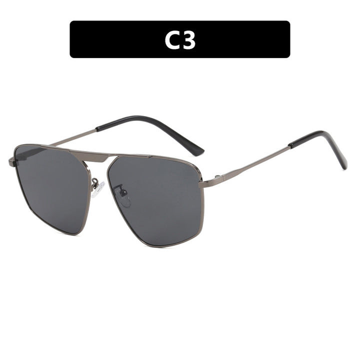 Women's sunglasses in modern, geometric design with robust metal frame Skanto