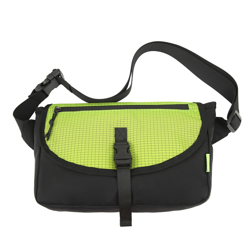 Sporty crossbody bag with padded shoulder strap Skanto