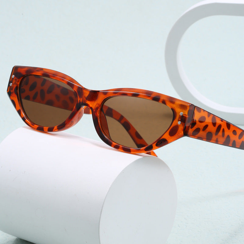 Dame moteriktig solbrille i trendy Cat-Eye stil Skanto
