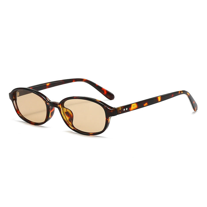 Women's stylish retro-style sunglasses with UV protection Skanto