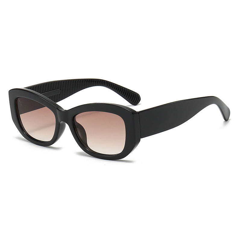 Dame Cat-Eye solbrille med moderne ramme og økt bærekomfort Skanto