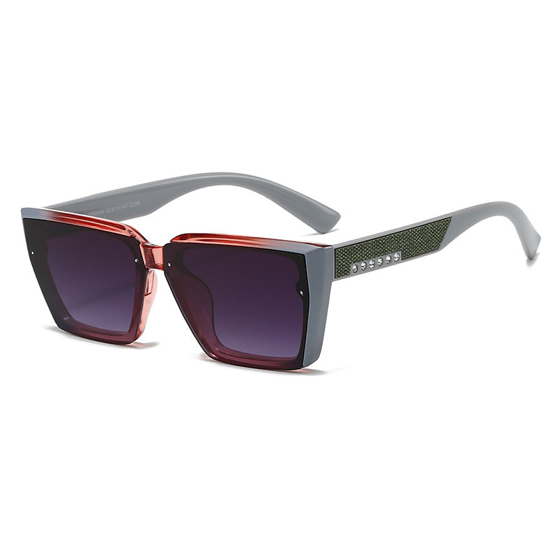 Dame stilig solbrille med glitrende detaljer Skanto