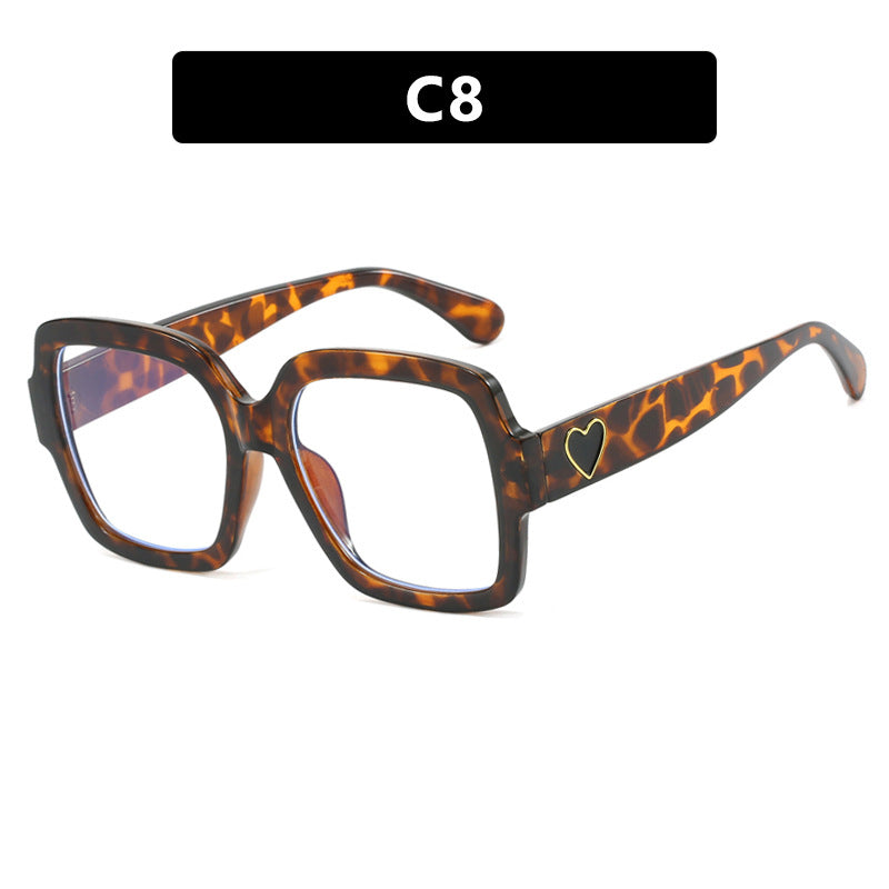 Women's square sunglasses with modern heart accent Skanto