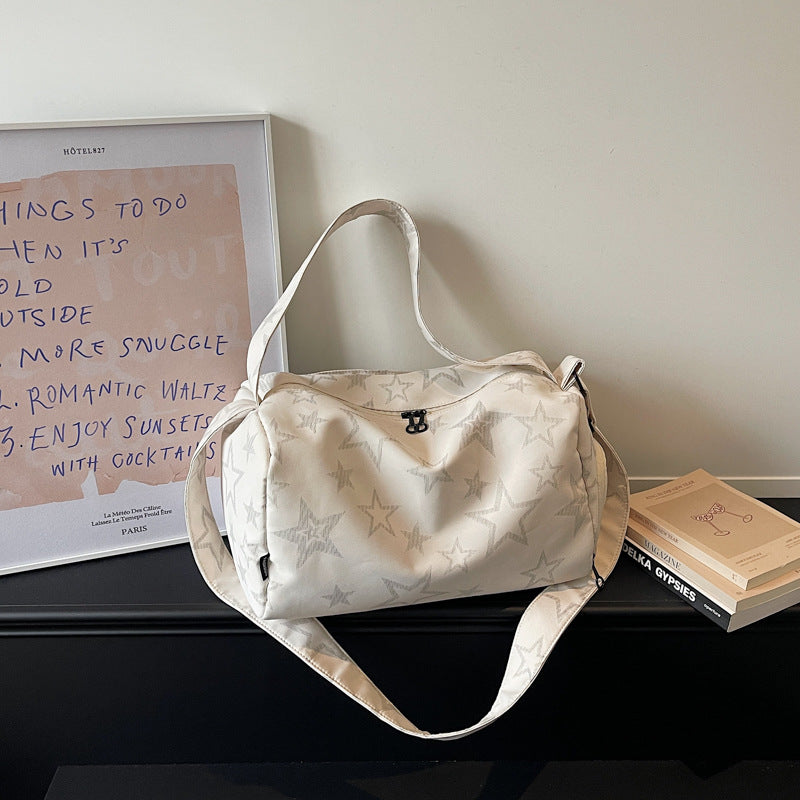 Dame sportbag Skanto med stilfullt stjernemønster