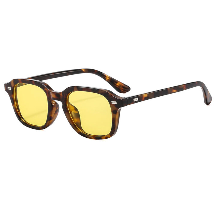 Women's trendy square sunglasses with robust design Skanto