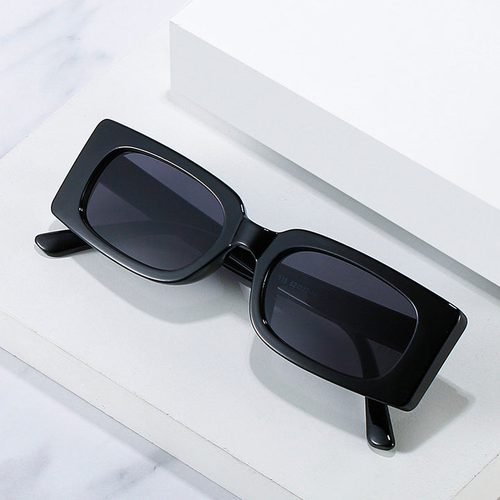 Dame solbrille i moderne retro-stil Skanto
