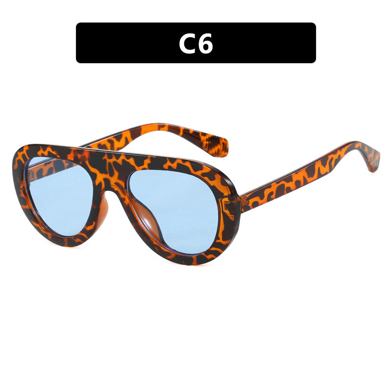 Women's fashionable oversized sunglasses with protective UV filter and comfortable frame Skanto