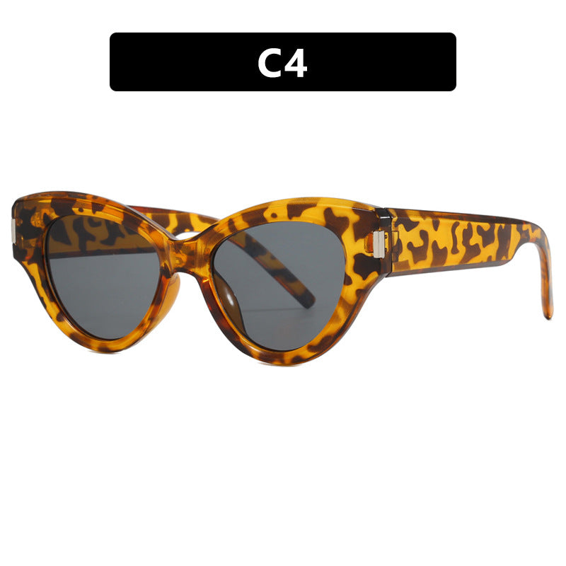 Damer stilige Cat-Eye solbriller med transparent ramme Skanto
