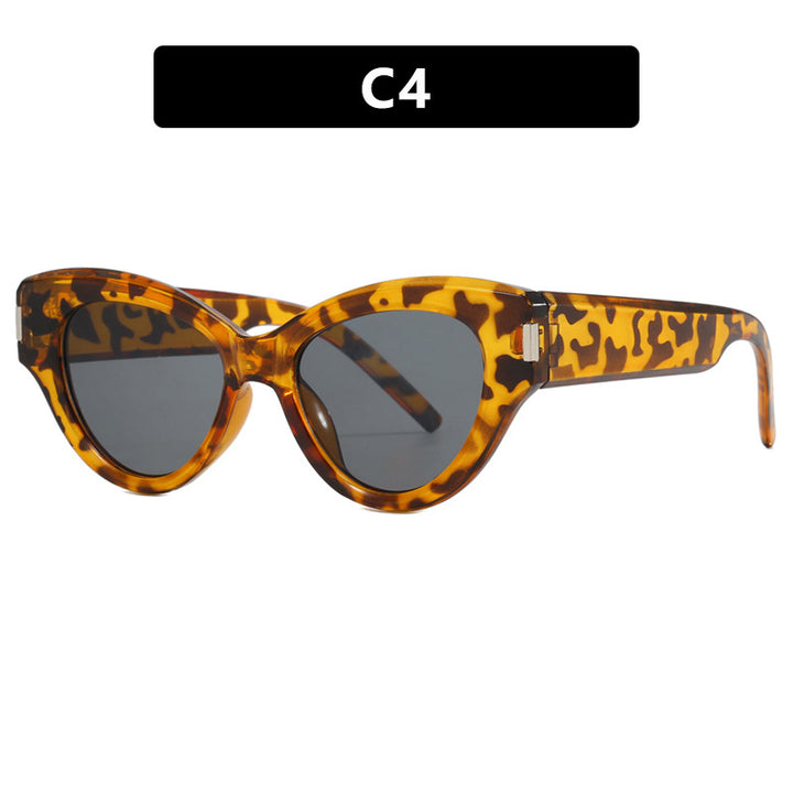 Damer stilige Cat-Eye solbriller med transparent ramme Skanto