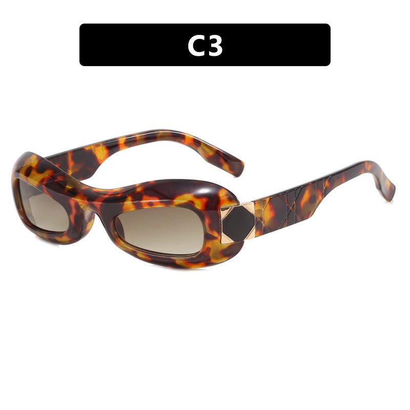 Women's retro-inspired sunglasses with stylish frame and UV protection Skanto