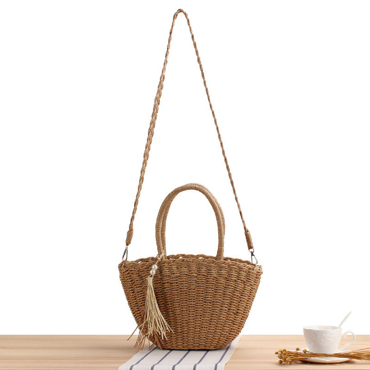 Modern basket bag with elegant fringe design Skanto