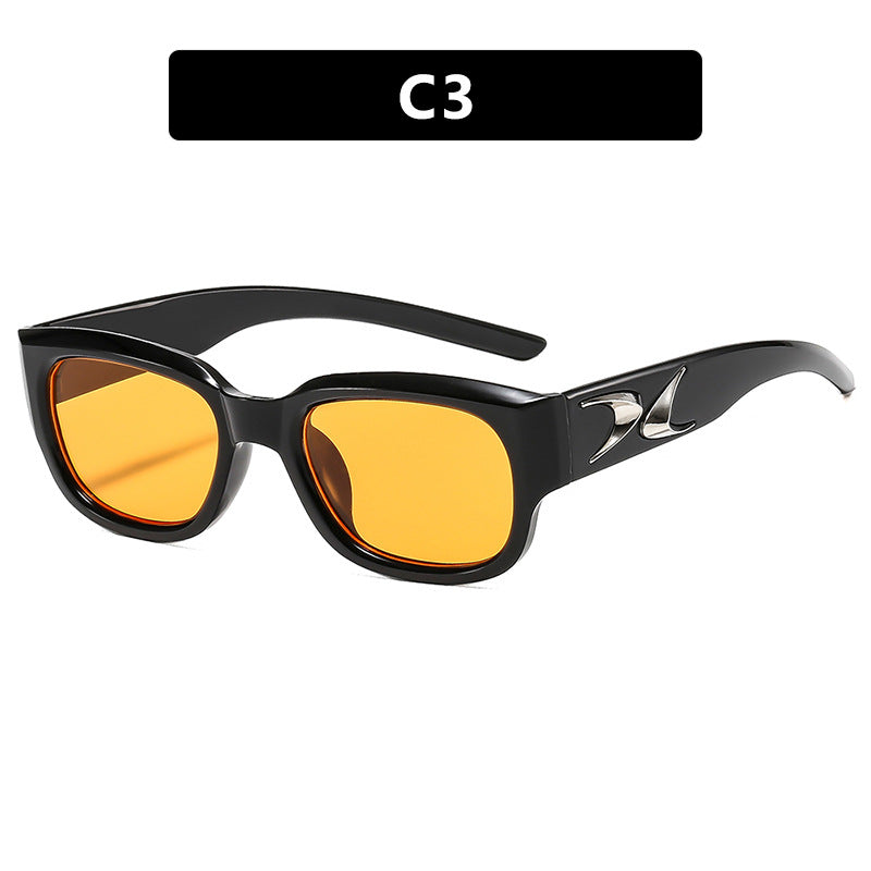 Women's sunglasses in bold retro design with stylish accents Skanto