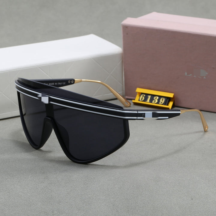 Damer Cat-Eye solbriller med moderne design Skanto